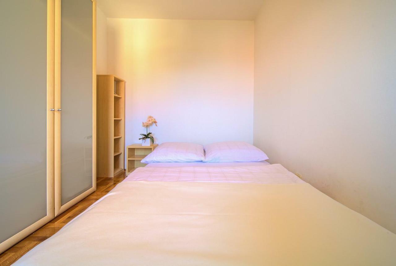 Apartman Adria Malinska Exteriör bild